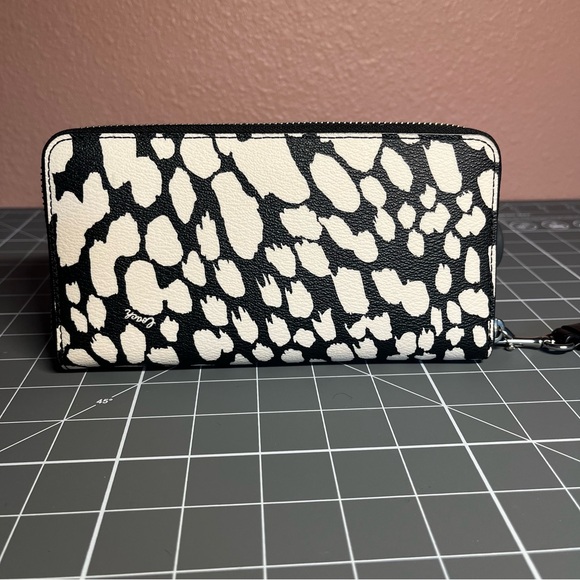 Coach Wallet - Picture 3 of 4